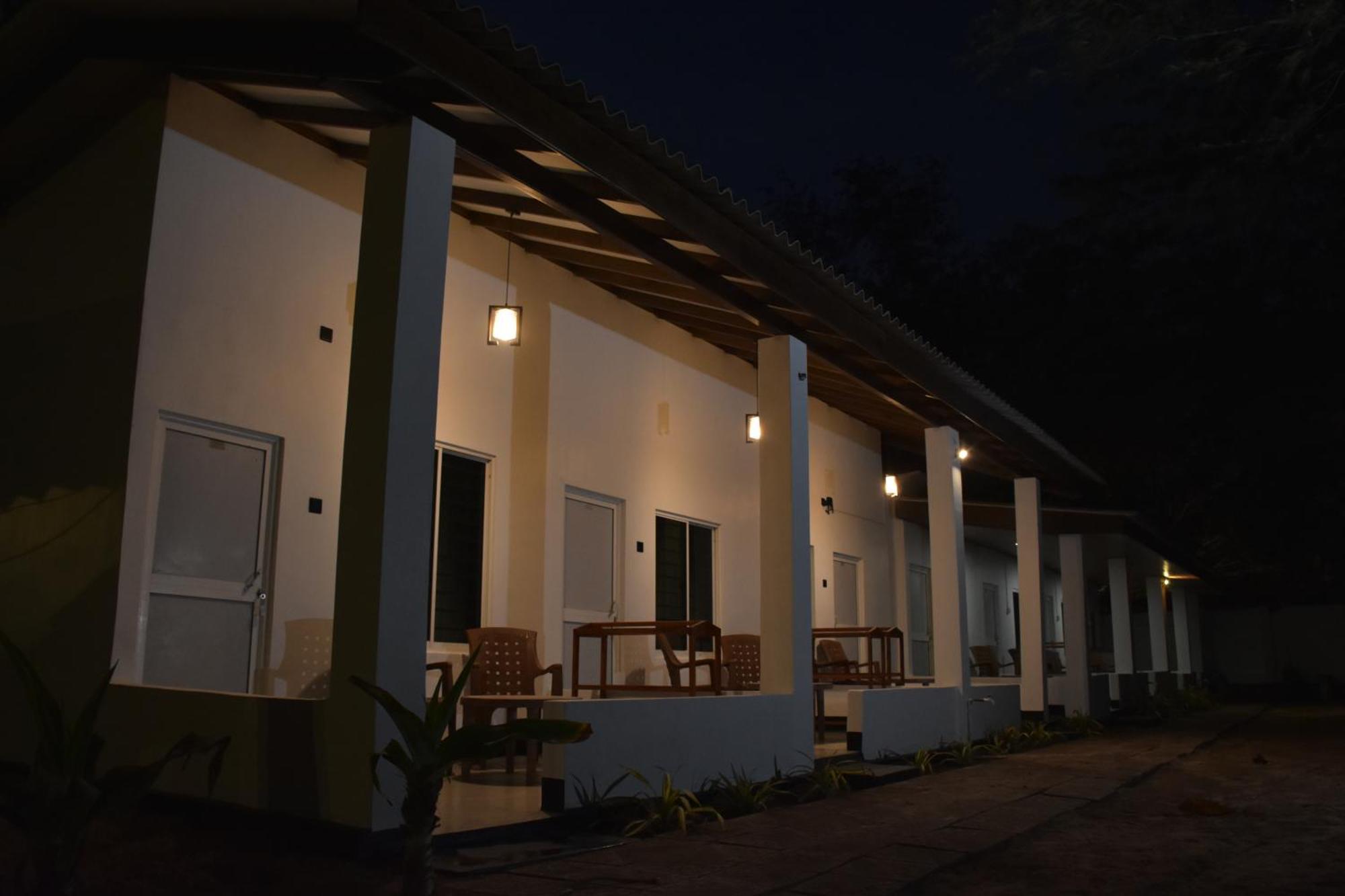French Garden Regish Guest House Trincomalee Exterior foto